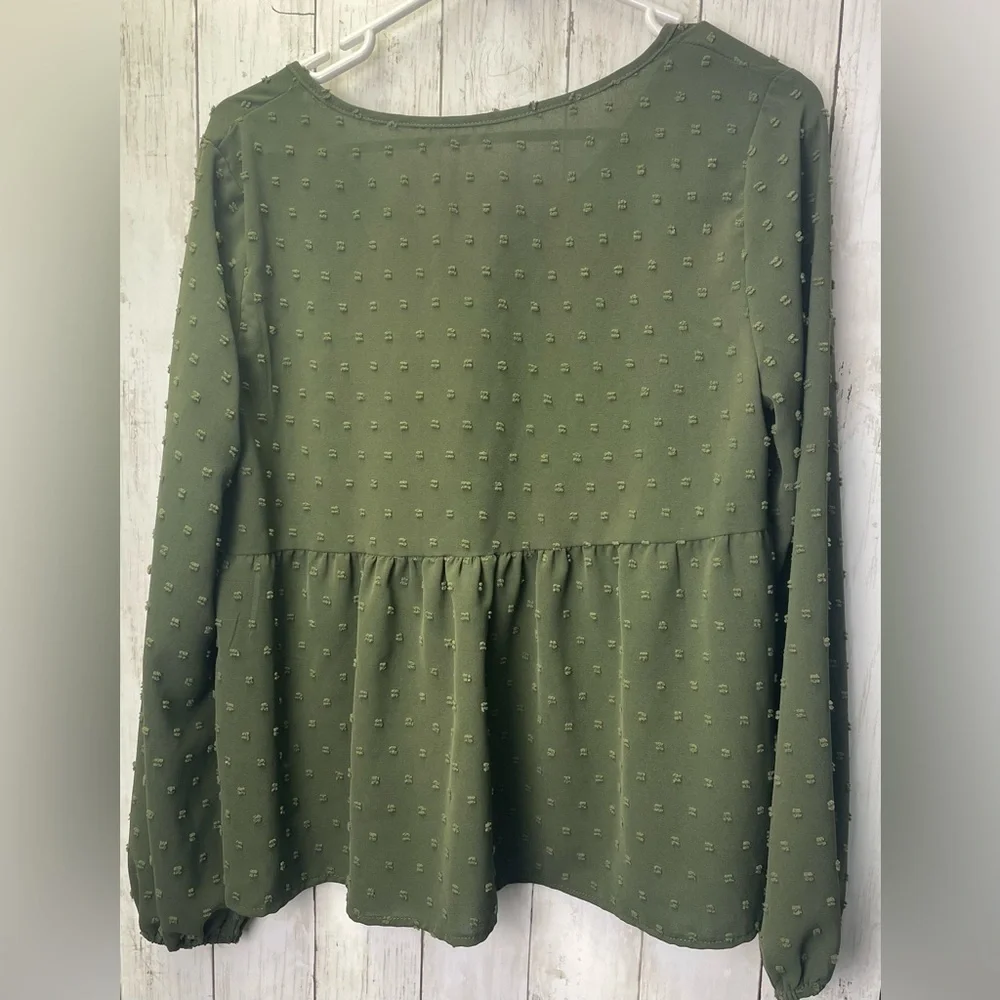 SHEIN Green Buttoned Peplum Blouse size Medium - Picture 3 of 7